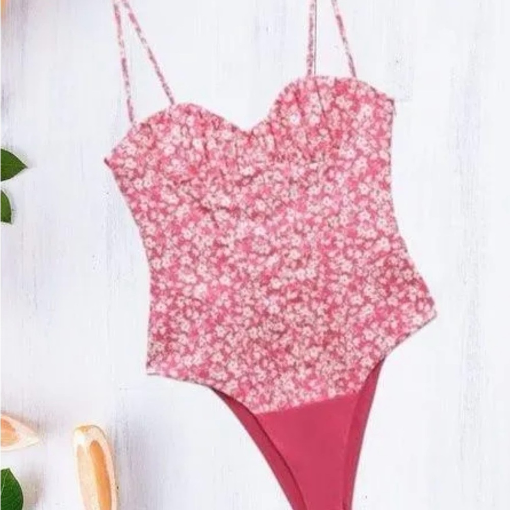 NWT Beautiful and Flirty Zara Pink Floral Bodysuit - Picture 3 of 14